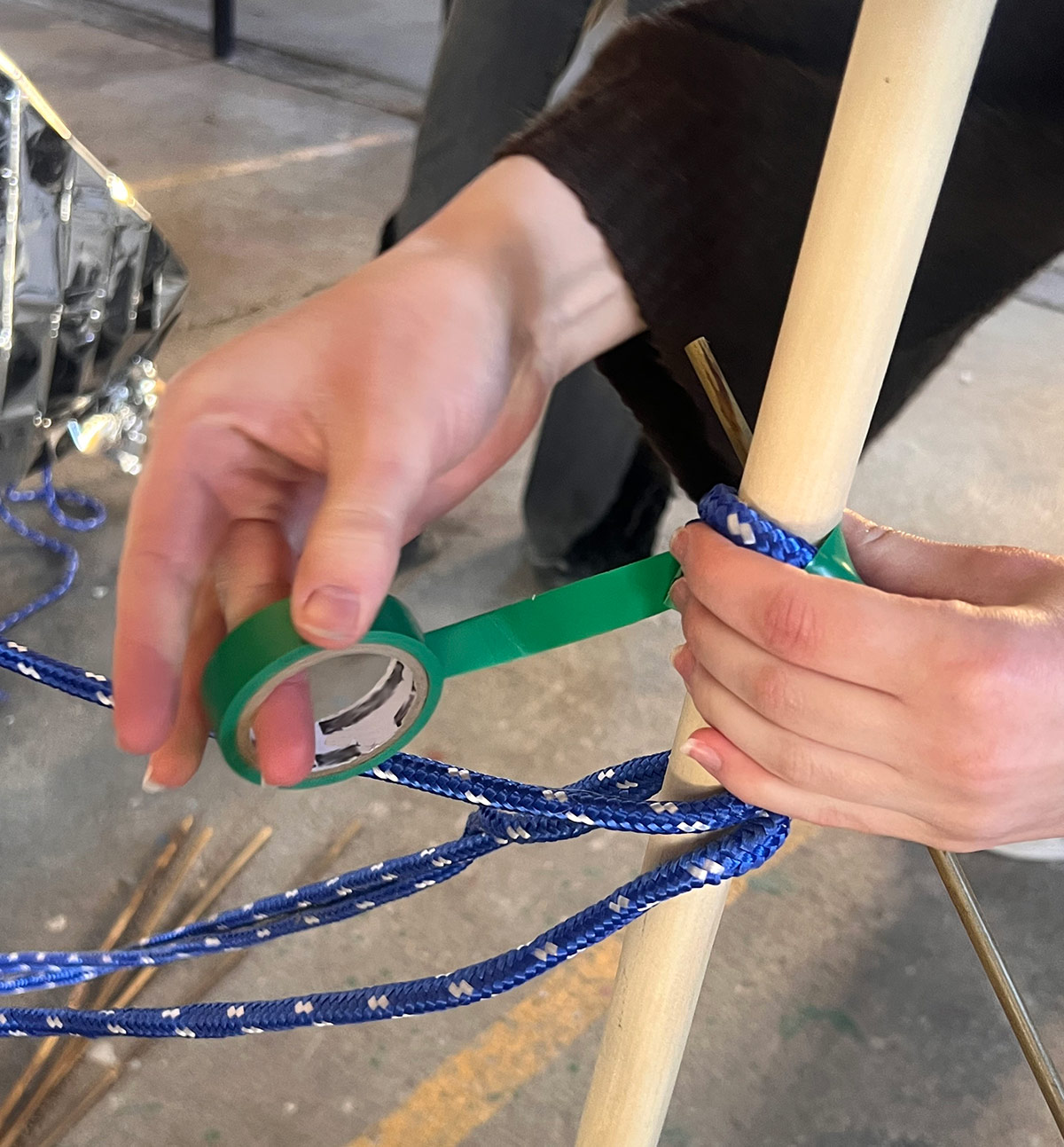 Curating Between Platforms and Performativity