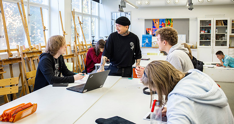 Cornelia Blom Lidén, ”Serving Art Teacher Realness”, 2021. Foto: Gustav Karlsson Frost